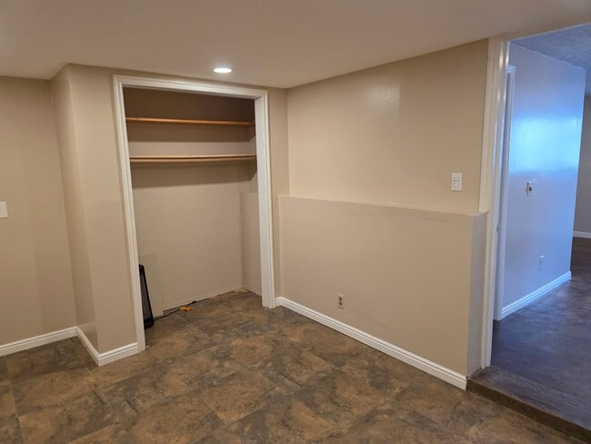 Building Photo - 8827 Gorgoza Dr