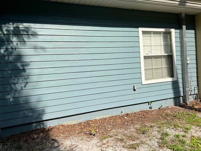 Building Photo - The Mill Pond Townhouse