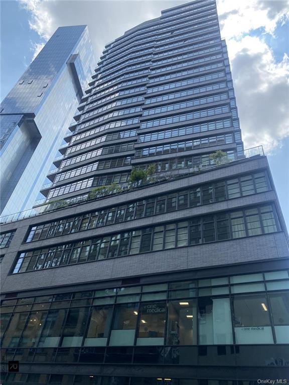 Foto principal - 50 W 30th St