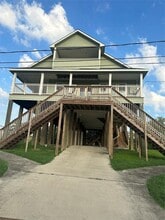 Building Photo - 205 Rue Orleans St