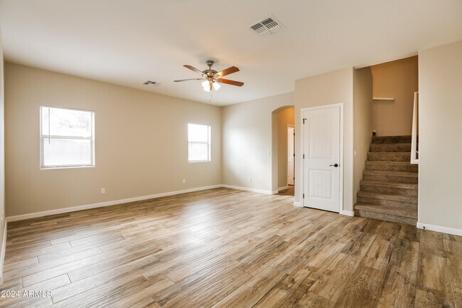 Foto del edificio - 10425 E Bonnell St