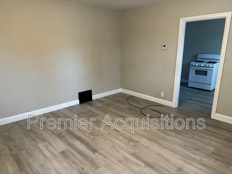 478 Dulaney Ave, Wood River, IL 62095 Condo for Rent in Wood River