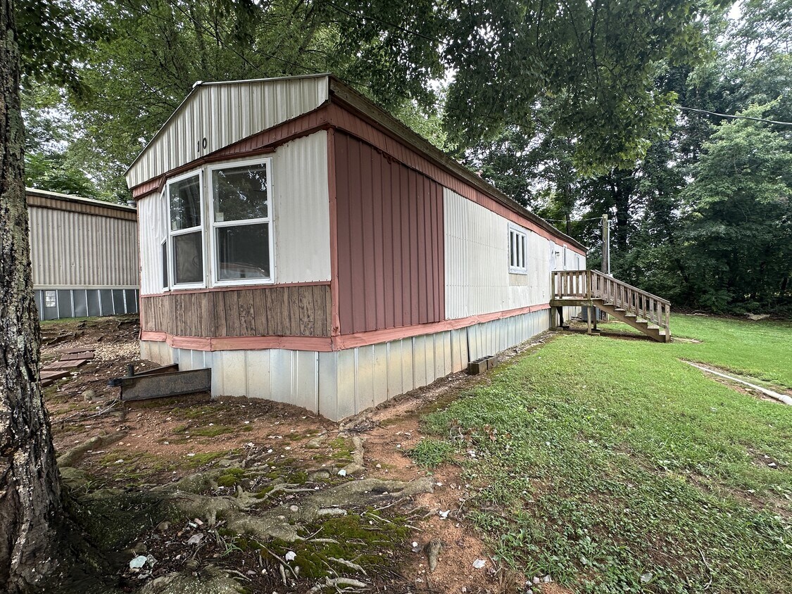 Primary Photo - 7150 Seward Cir