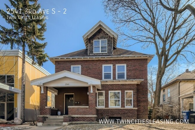 Building Photo - Classic Victorian Home with beautiful Arch...
