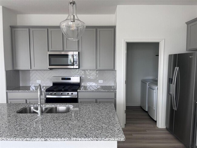 Foto del edificio - 8519 Sommery Ln