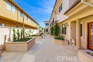 Foto del edificio - 730 S Marengo Ave