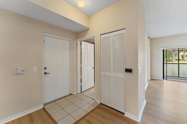 Building Photo - 2807 Veronia Dr