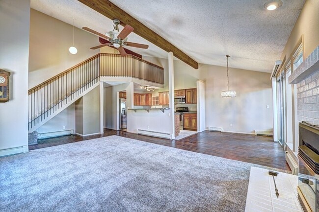 Building Photo - 1155 Lakeside Dr