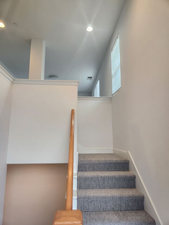 Foto del edificio - Great Santa Rosa Neighborhood 3 Bedroom, 2.5 Bathrooms