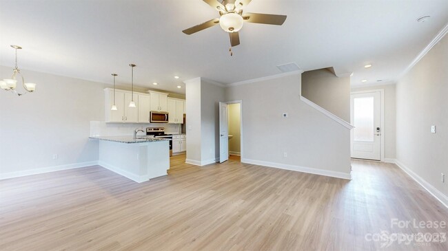 Building Photo - 163 Brixham Lp