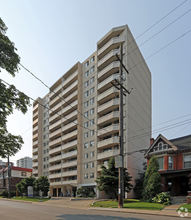 Building Photo - The Royal Place