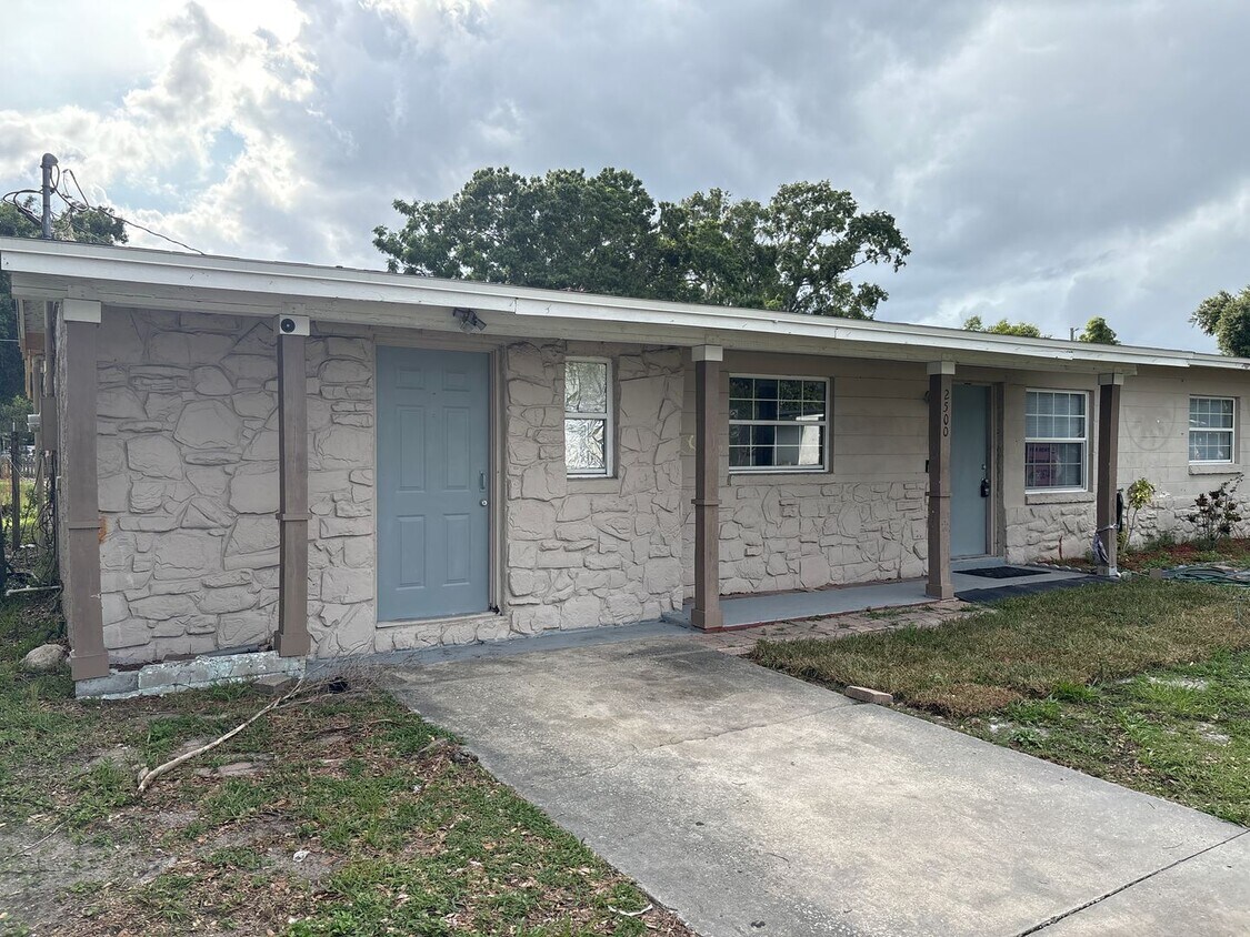 Primary Photo - 4-Bedroom, 3-Bath Home in Prime Kissimmee ...