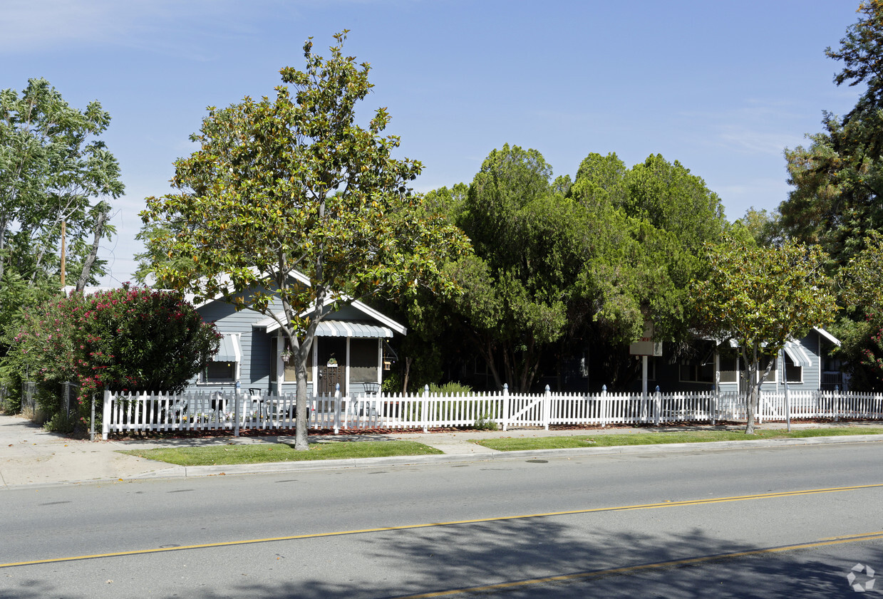 Building Photo - 313-317 N Main St