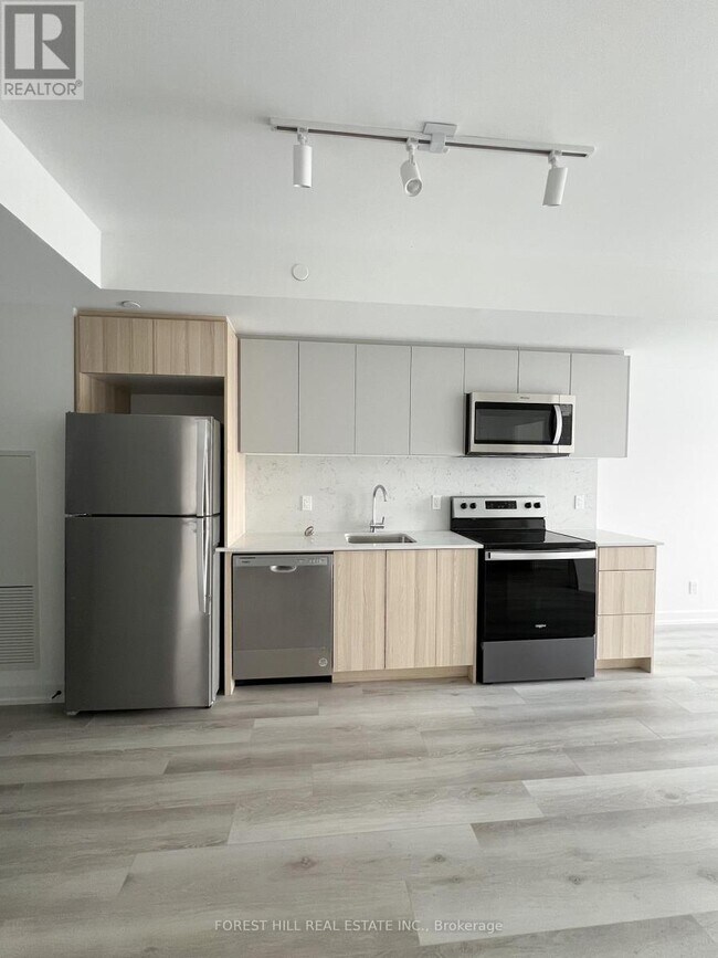 Photo du bâtiment - 2000 Bathurst St
