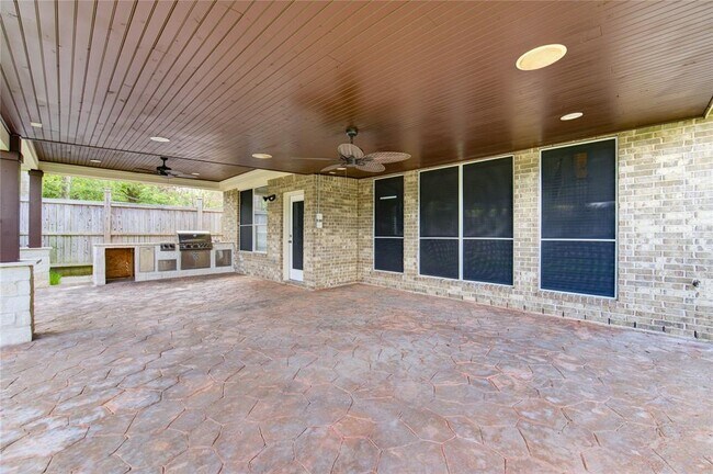 Foto del edificio - 5002 Laura Lee Ln