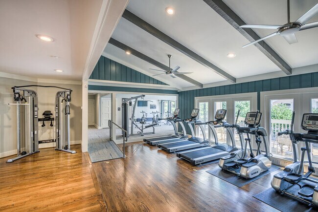 Building Photo - JULY RENT FREE if move in by 6/20!