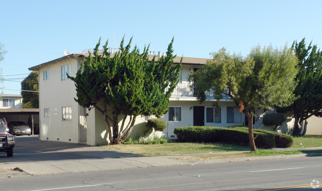 Primary Photo - 743 E Duane Ave