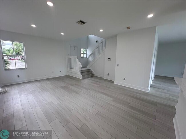Foto del edificio - 10201 NW 3rd Ct
