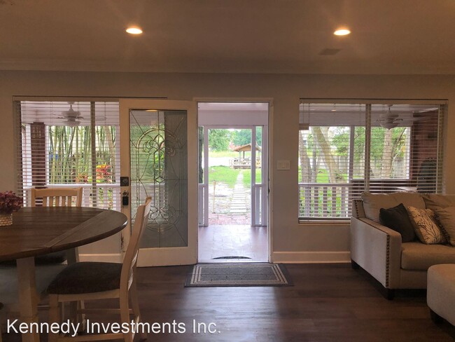 Building Photo - 3 br, 2 bath House - 4124 N Riverside Dr