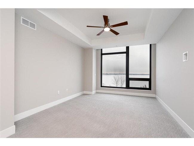 Foto del edificio - 2622 W Lake St