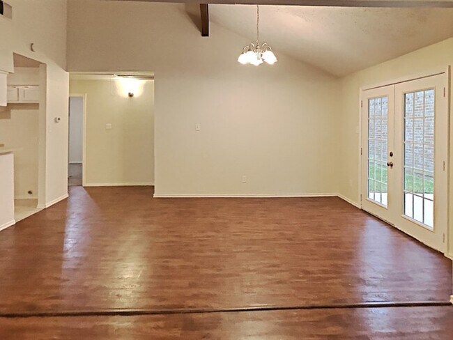 Foto del edificio - 942 Somercotes Ln