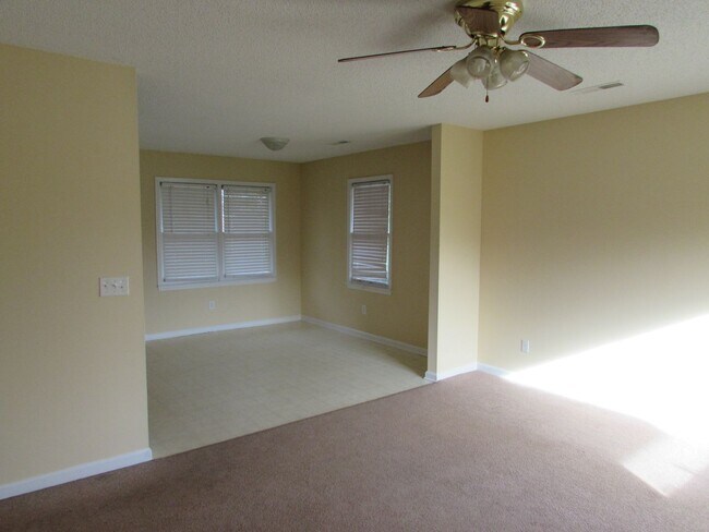 Building Photo - Close to Shaw AFB!