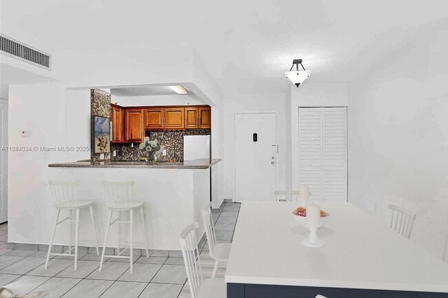 Building Photo - 9105 SW 137th Ter
