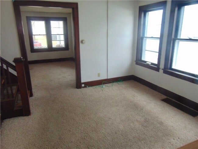Building Photo - 176 Rustic St