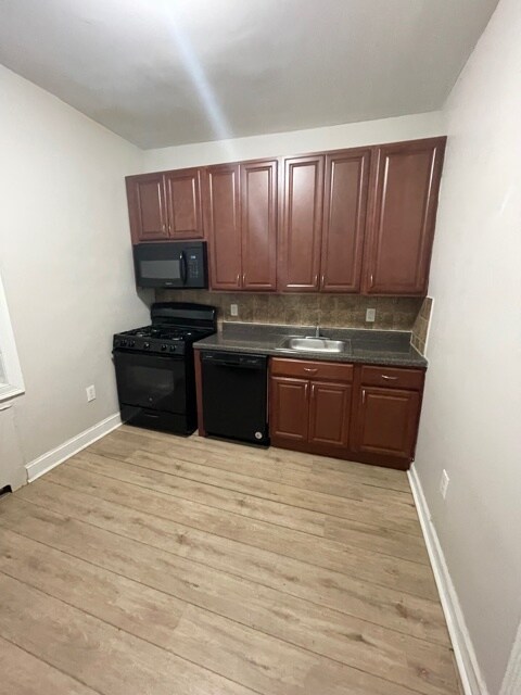 Primary Photo - 92 Highland Ave
