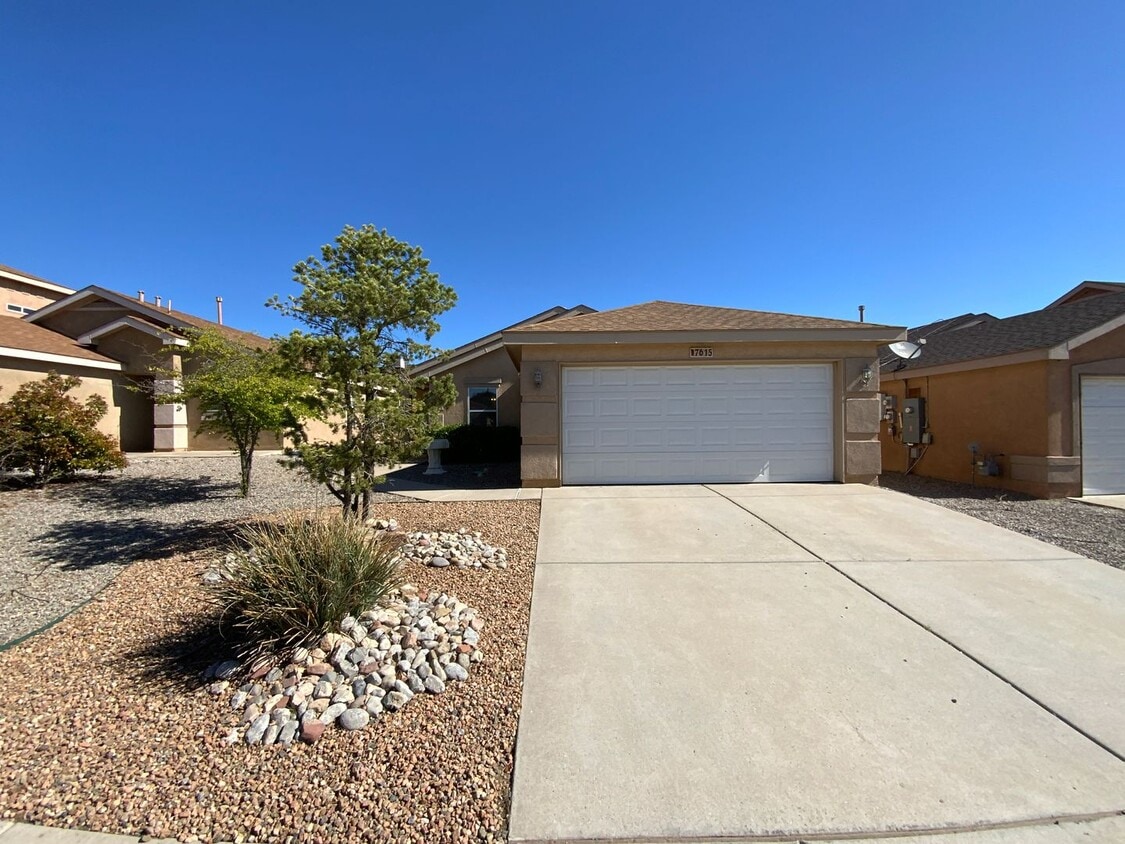 Primary Photo - 3 Bedroom Single Story Home Available in V...