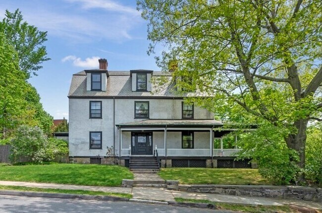 Foto del edificio - 3 Philbrick Rd