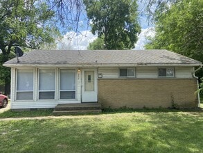 Building Photo - 1217 W Bradley Ave