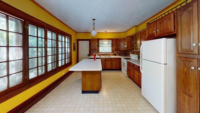 Cocina #4 - 1052 Baldwin Ave