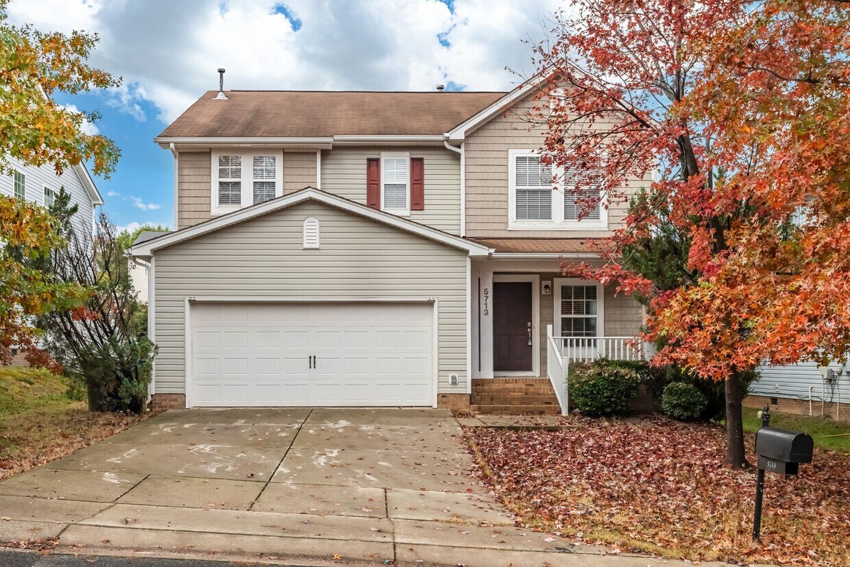 Foto principal - AVAILABLE NOW! Recently Updated 2-Story Ho...