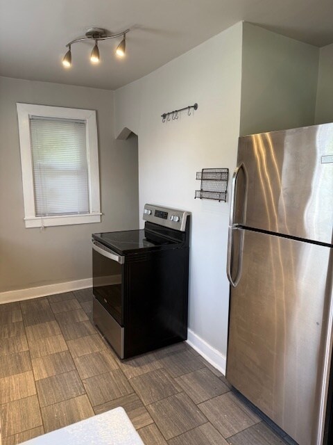 Foto del edificio - 2BR/1BA duplex in Inglewood with real wood...