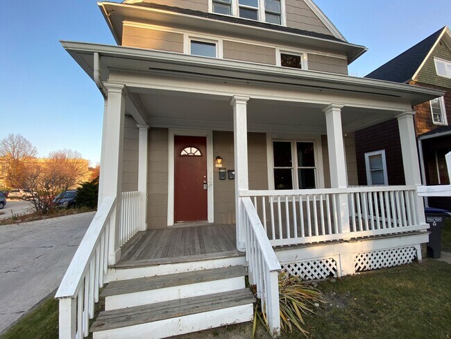 Foto del edificio - 517 S Water St