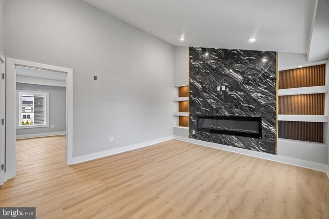 Building Photo - 1309 Marlborough St
