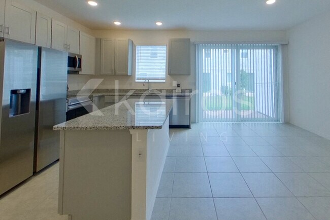 Foto del edificio - 34161 Rogallo Ln