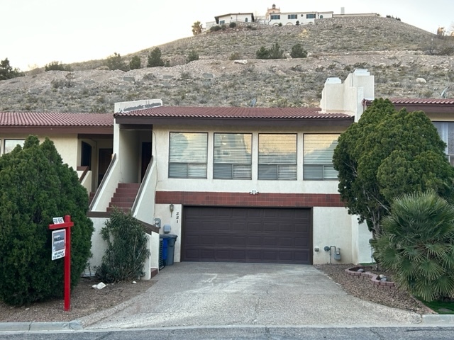 Foto principal - 221 Canyon Terrace Dr