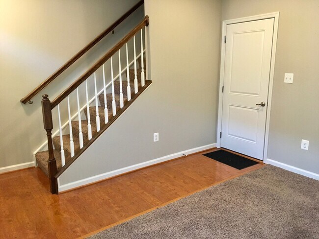 Foto del edificio - Charming 2Bed/2.5Bath in Greektown, MD!