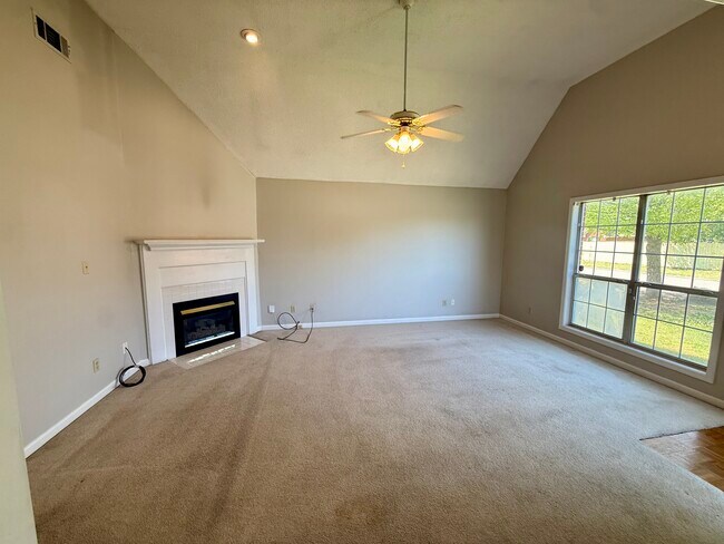 Foto del edificio - 1506 Remington Dr