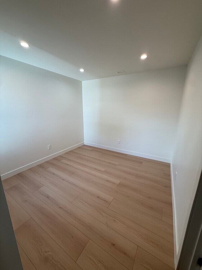 Foto del edificio - 10157 Swinton Ave