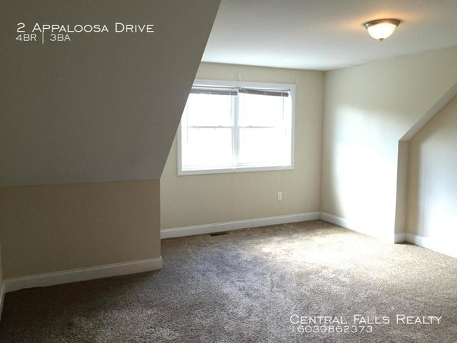 Building Photo - Available Now ! 4 Bedroom close to UNH
