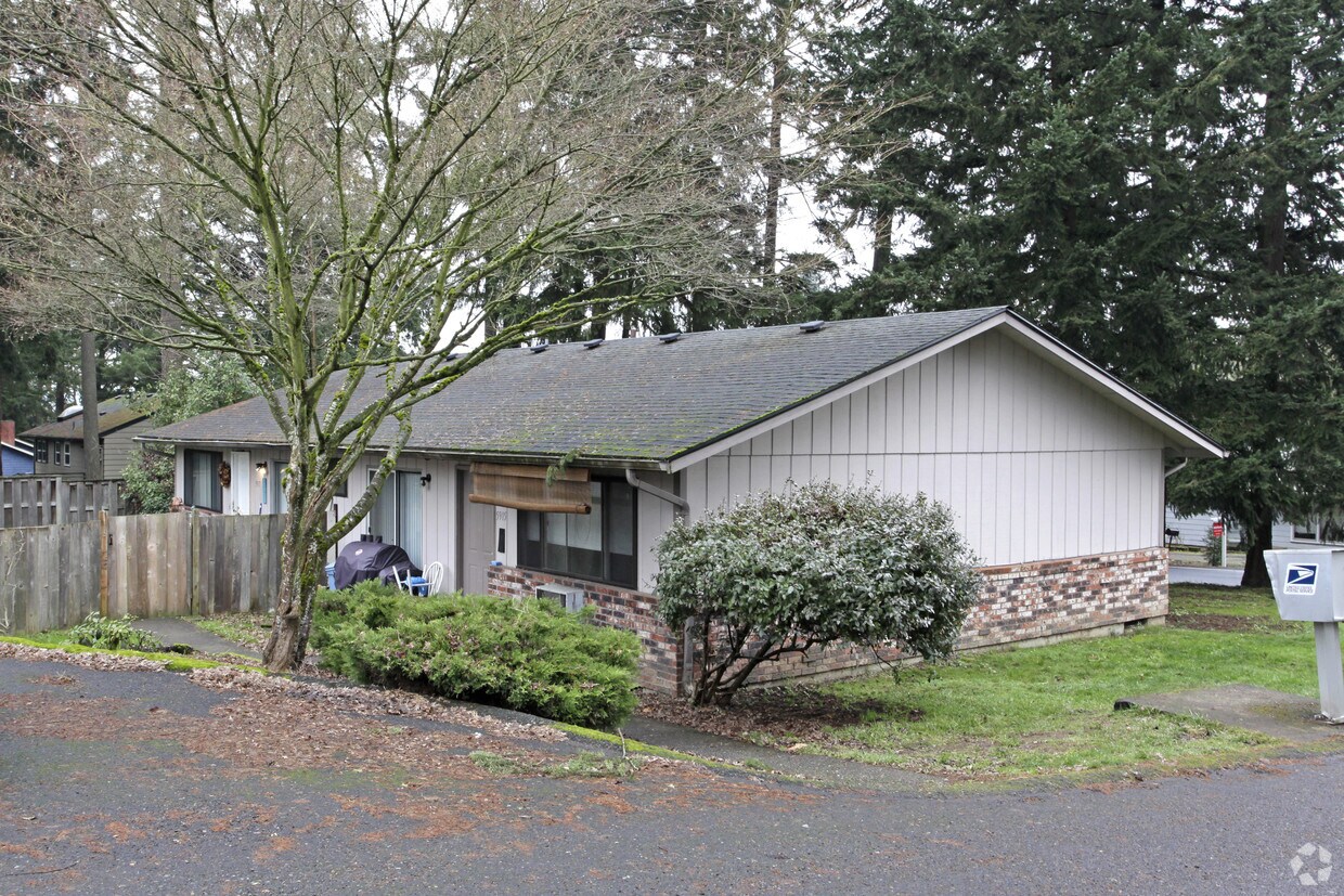 Building Photo - Greenwood Apartments
