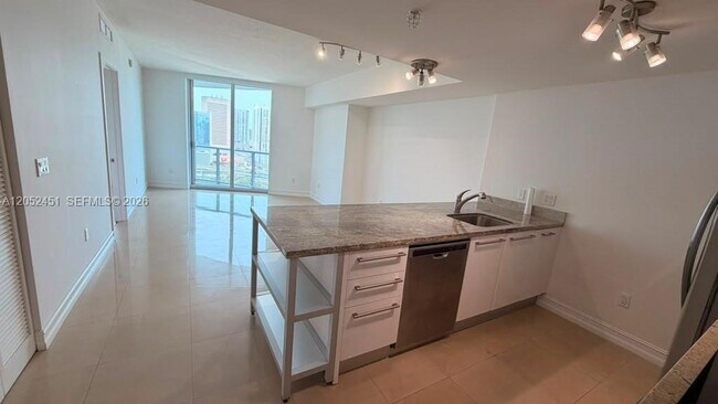 Foto del edificio - 185 SW 7th St