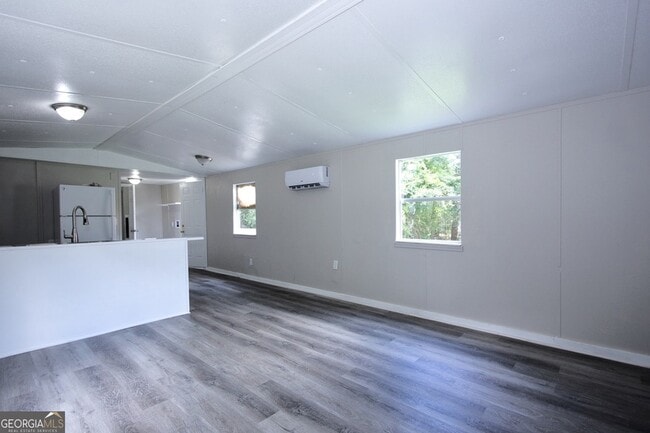 Building Photo - 340 Towler St