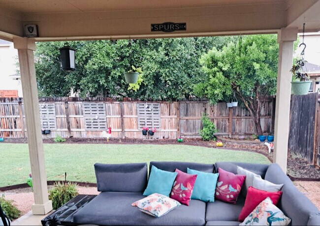 Foto del edificio - 8411 White Mulberry