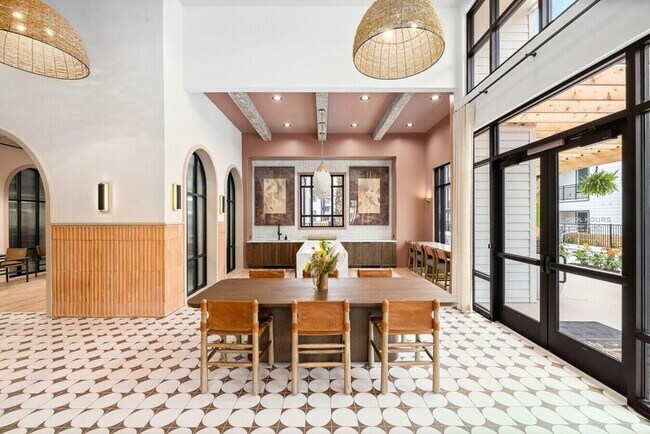 Foto del edificio - 3812 W Montague Ave