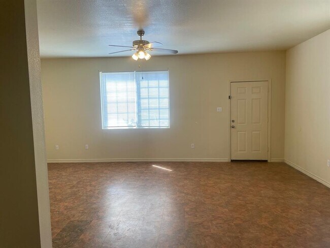 Building Photo - 261 Zimmerman Ave