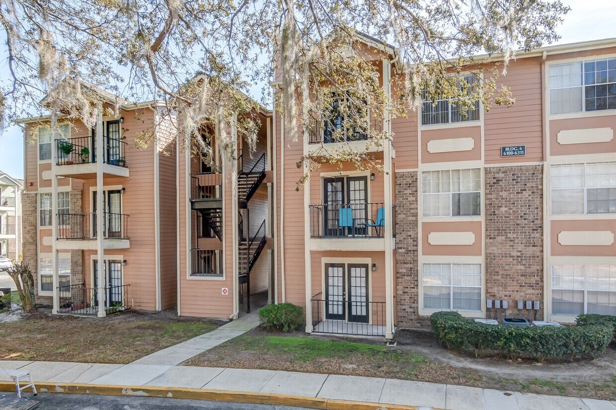 Primary Photo - Beautiful 1 Bed/1 Bath Condo For Rent near...